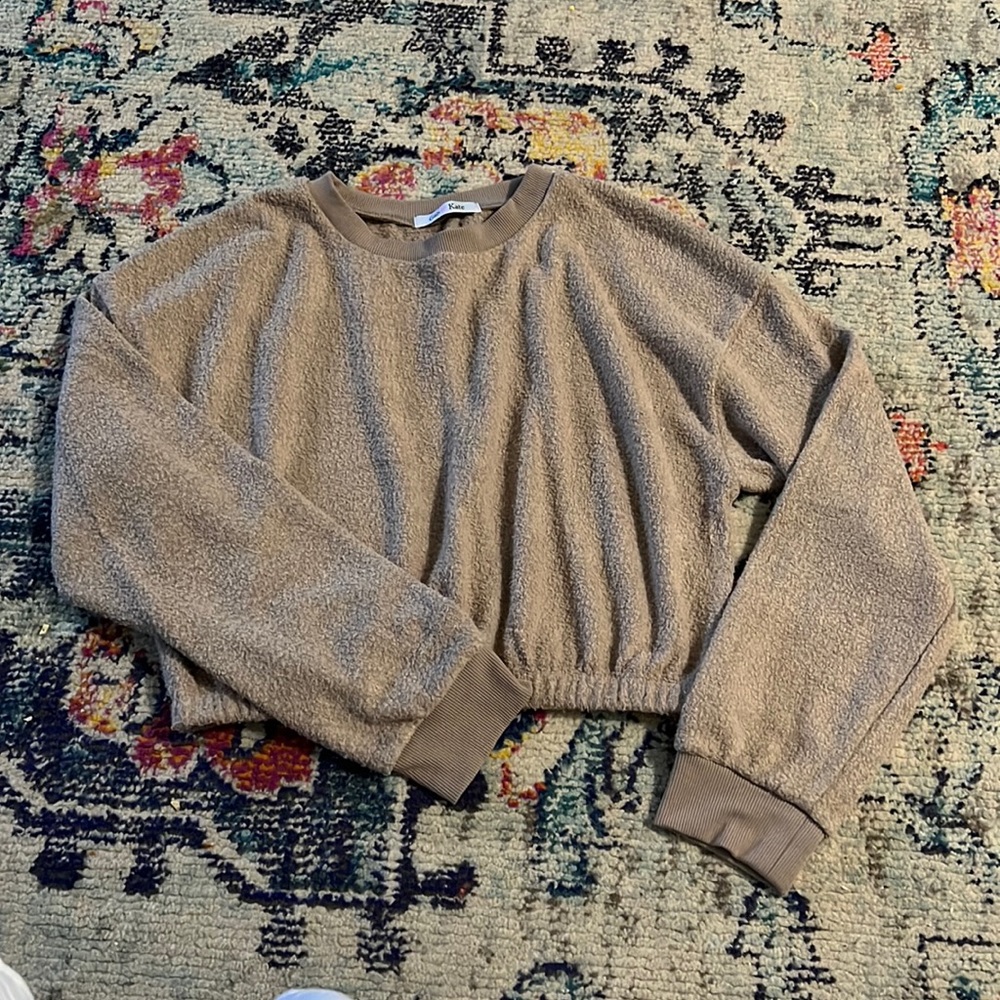 Fitted cropped sweater